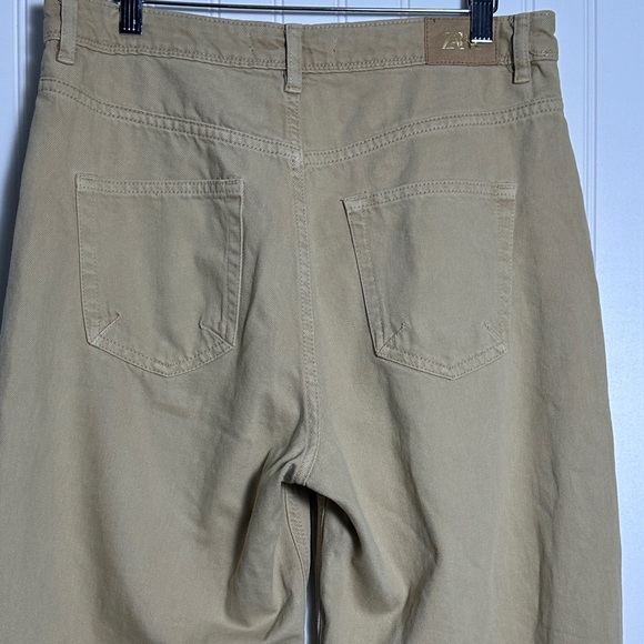 Zara Z1975 Wide Leg High Waist Raw Hem Beige Utilitarian Jeans Size 8 Casual - Picture 6 of 7